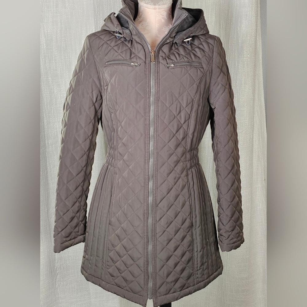 St. John’s Bay Women’s Quilted Coat Jacket M Gray Hooded Faux Fur Lined Warm 32”